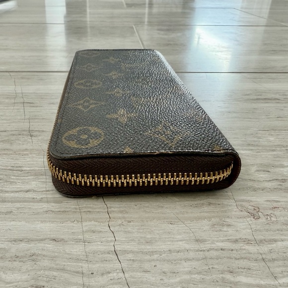 Louis Vuitton Clémence Wallet (Fuchsia) - Picture 10 of 16